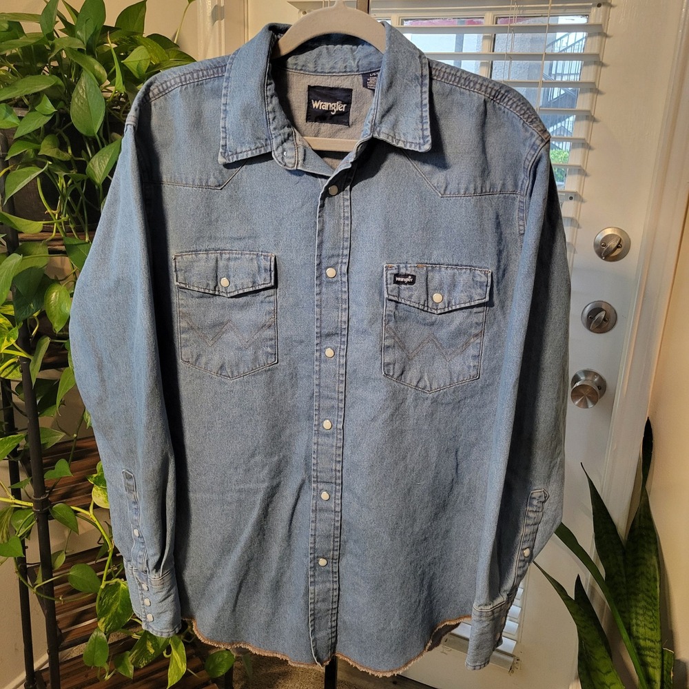 Wrangler Mens Blue Denim Western Pearl Snap Shirt Long Sleeve Raw Hem Large